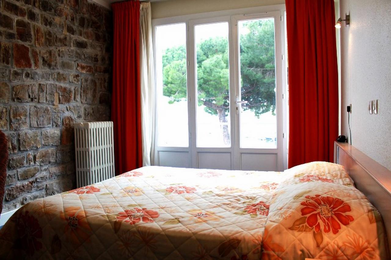 Hotel Le Richiardi Carqueiranne Zimmer foto
